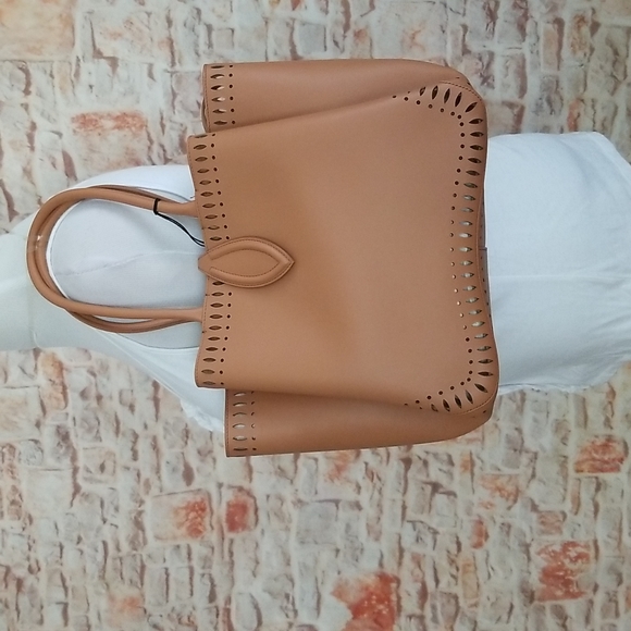 New ALAIA Angele 25 Leather Top Handle Bag - Picture 2 of 13